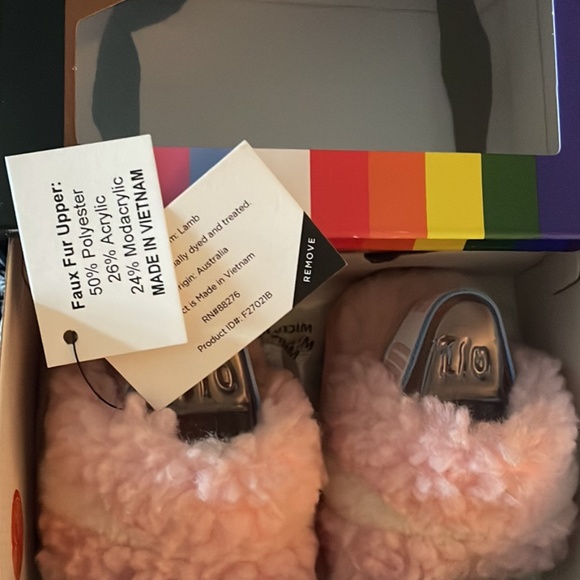 Newborn Ugg slides - Picture 3 of 6